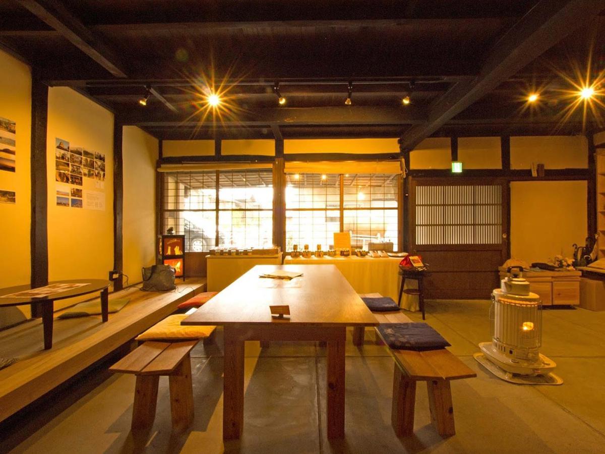 Hostel & Tatami Bar Uchikobare -内子晴れ- Екстериор снимка