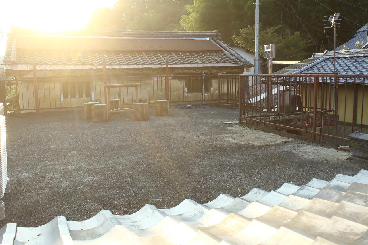 Hostel & Tatami Bar Uchikobare -内子晴れ- Екстериор снимка
